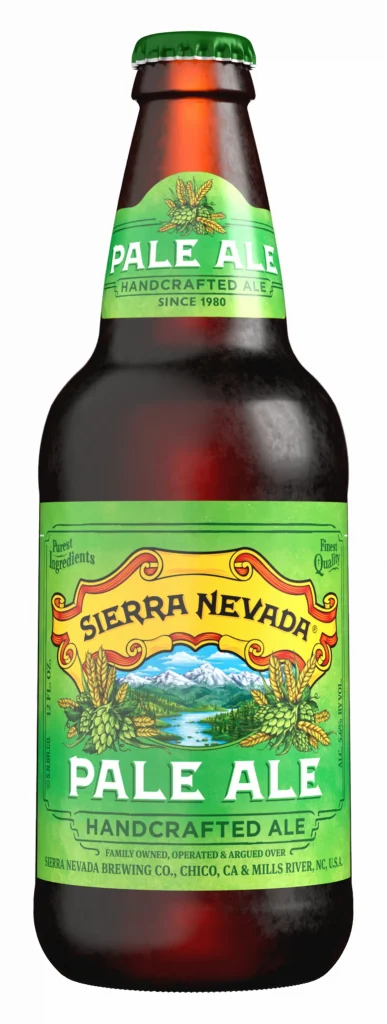 Brun glassflaske med grønn etikett fra Sierra Nevada, med teksten "Pale Ale – Handcrafted Ale", en klassisk amerikansk pale ale fra California.